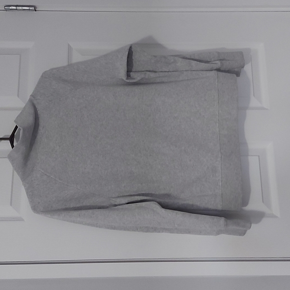 J. Crew sweatshirt with 3 button closure at nevk - Picture 4 of 7